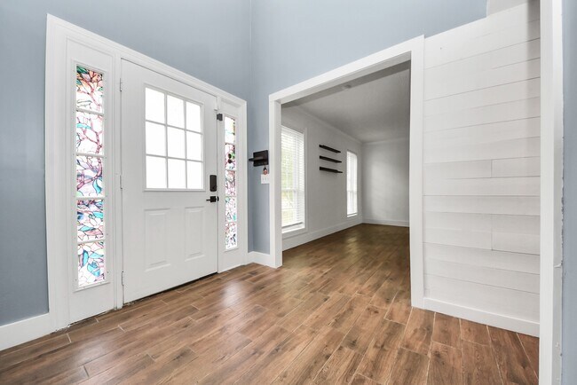 Foto del edificio - 12614 Mill Ridge Dr