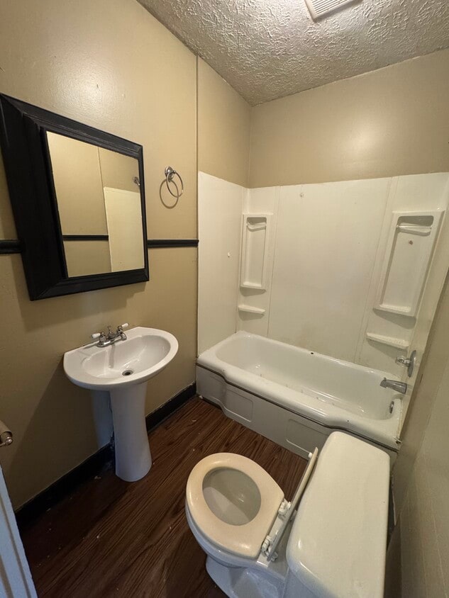 Foto del edificio - 1621 Catherine Dr