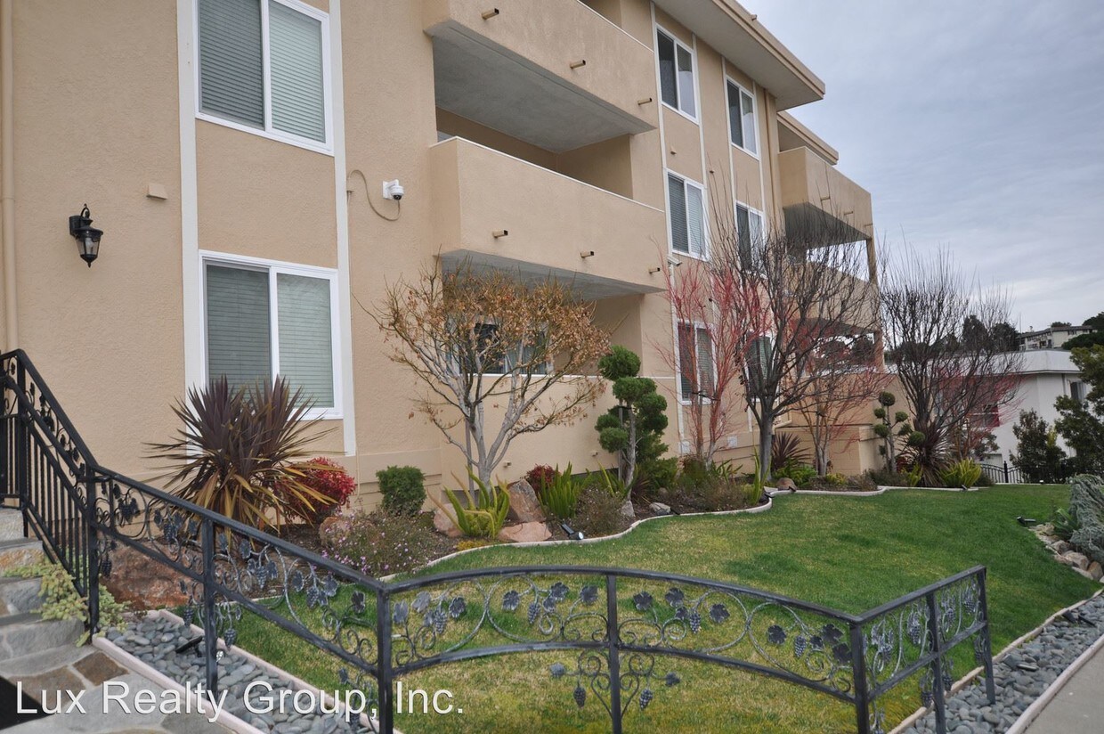 Primary Photo - 1326 Palos Verdes Dr