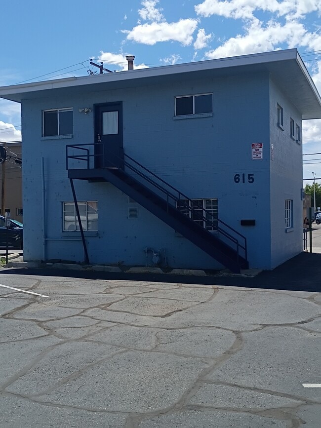 Building Photo - 615 White Ave