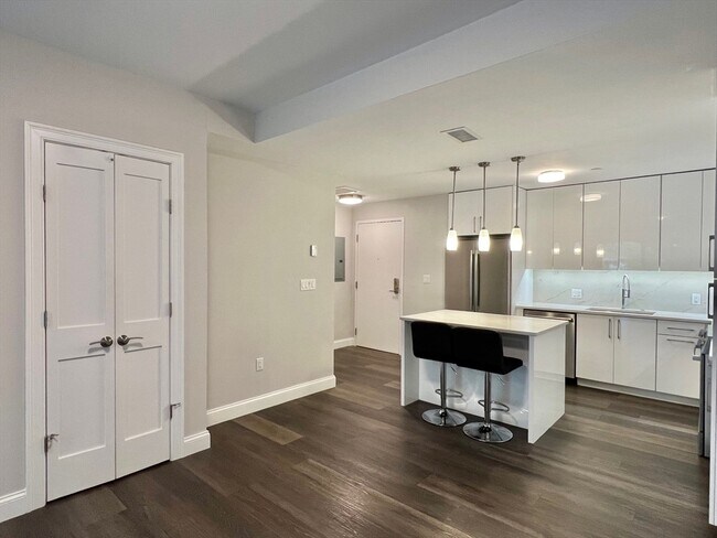Foto del edificio - 771 Harrison Ave
