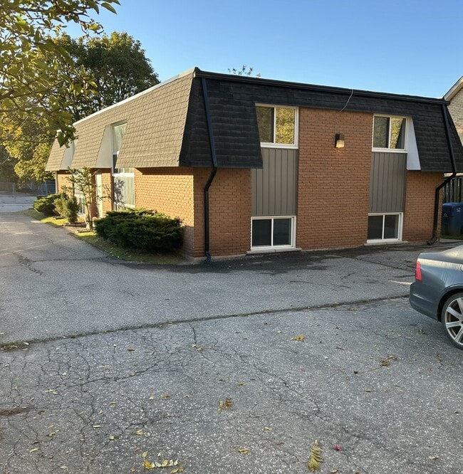 Building Photo - 75 Preston St