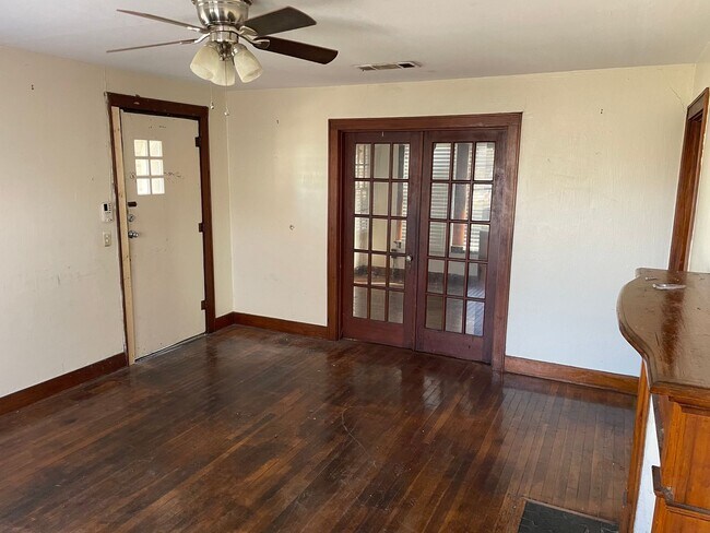 Foto del edificio - Beautiful 3 Bedroom Home with Central Air!