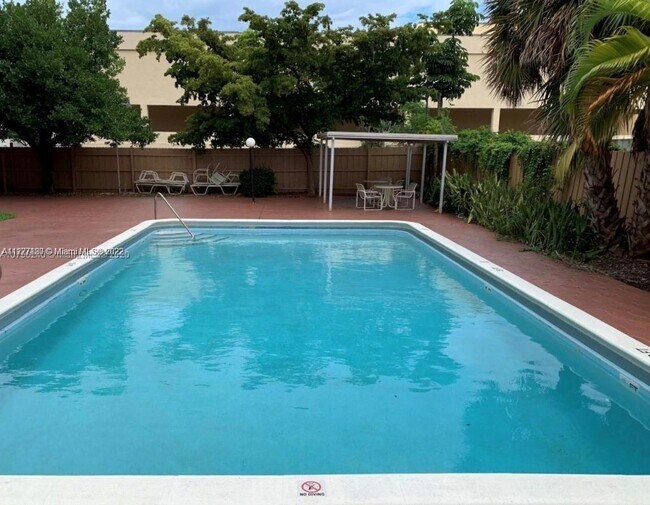 Foto del edificio - 16751 NE 9th Ave