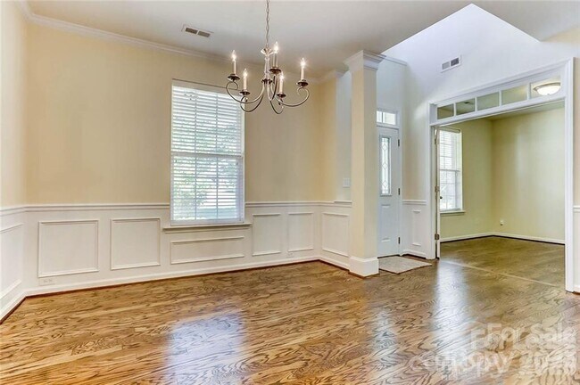 Foto del edificio - 5067 Timber Falls Dr