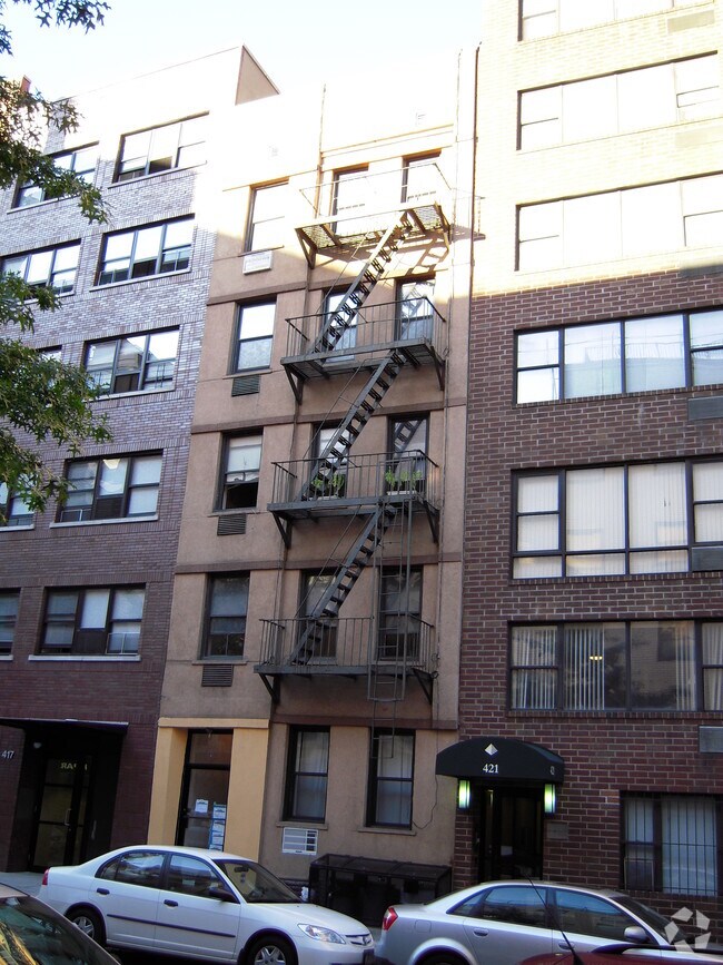 Building Photo - 419 E 76th St