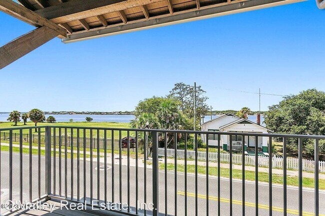 Building Photo - 2 br, 2 bath House - 4607 Ocean St #201