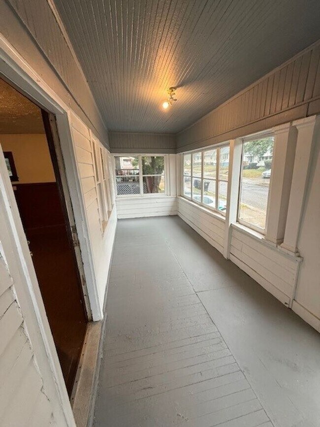 Foto del edificio - Charming 4-Bedroom Single Family Home for ...