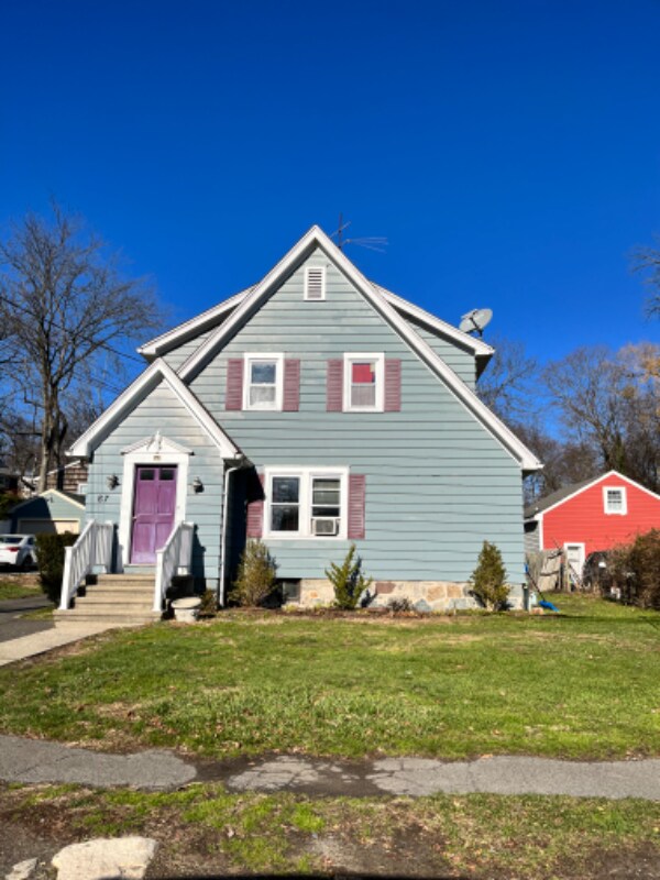 87 Pine Hill Ave Unit 1, Stamford, CT 06906 Room for Rent in Stamford