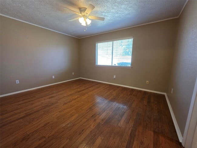 Foto del edificio - 463 Lost Rock Dr