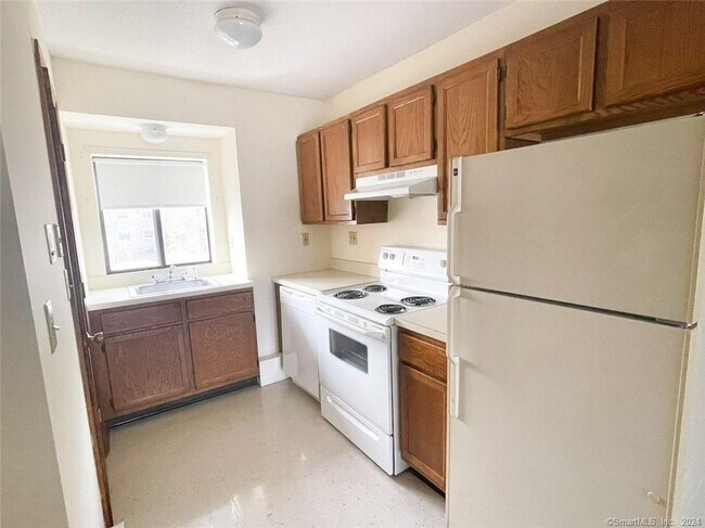 Building Photo - 99 N Turnpike Rd