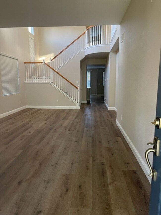 Foto del edificio - 5 br, 3 bath House - 3368 Colchester Avenue