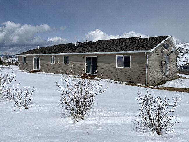 Building Photo - 6 Cedar Waxwing Rd