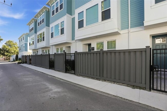 Building Photo - 2123 1st Ave N