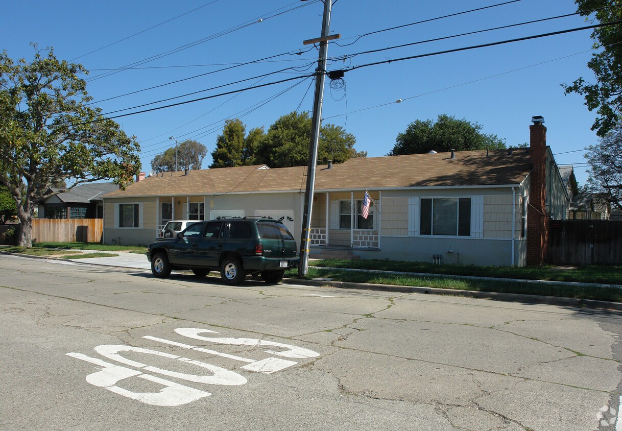 Primary Photo - 417 S Idaho St