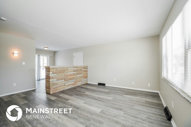 Foto del edificio - 6373 Faircrest Rd