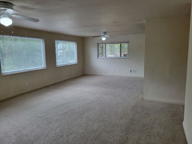 Building Photo - 209 N 28th St