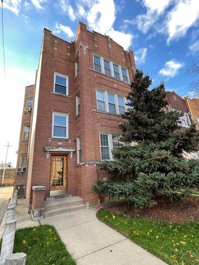Primary Photo - 4919 W Cuyler Ave