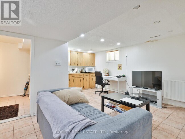 Photo du bâtiment - 283 Davisville Ave