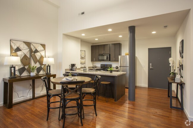 2 habitaciones, 2 baños, 1198 pies cuadrados, comedor - LOFTS AT INMAN MILLS