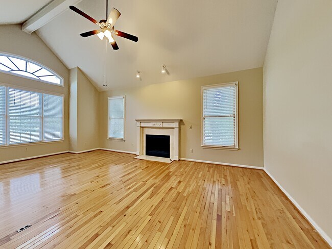 Building Photo - 2262 Byron Court