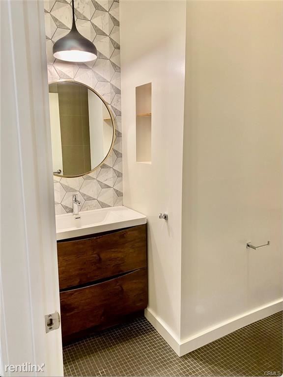 Foto del edificio - 2 br, 2 bath Condo - 751 N Fairfax Ave Unit 1