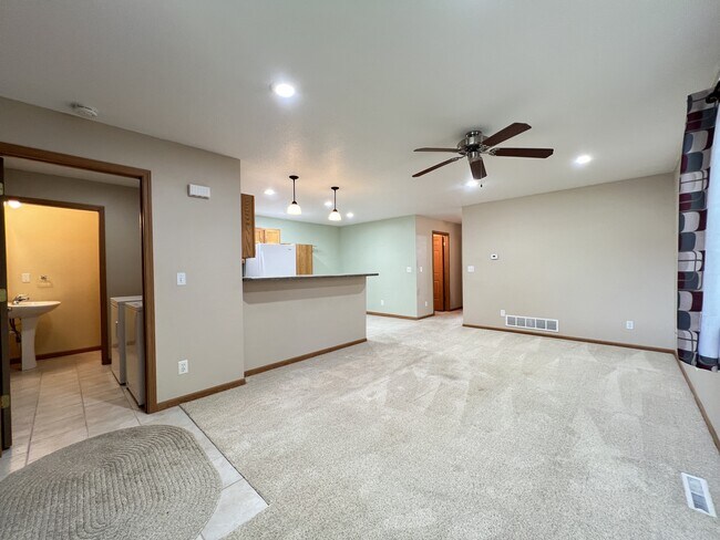 Foto del edificio - 511 Sapphire Cir
