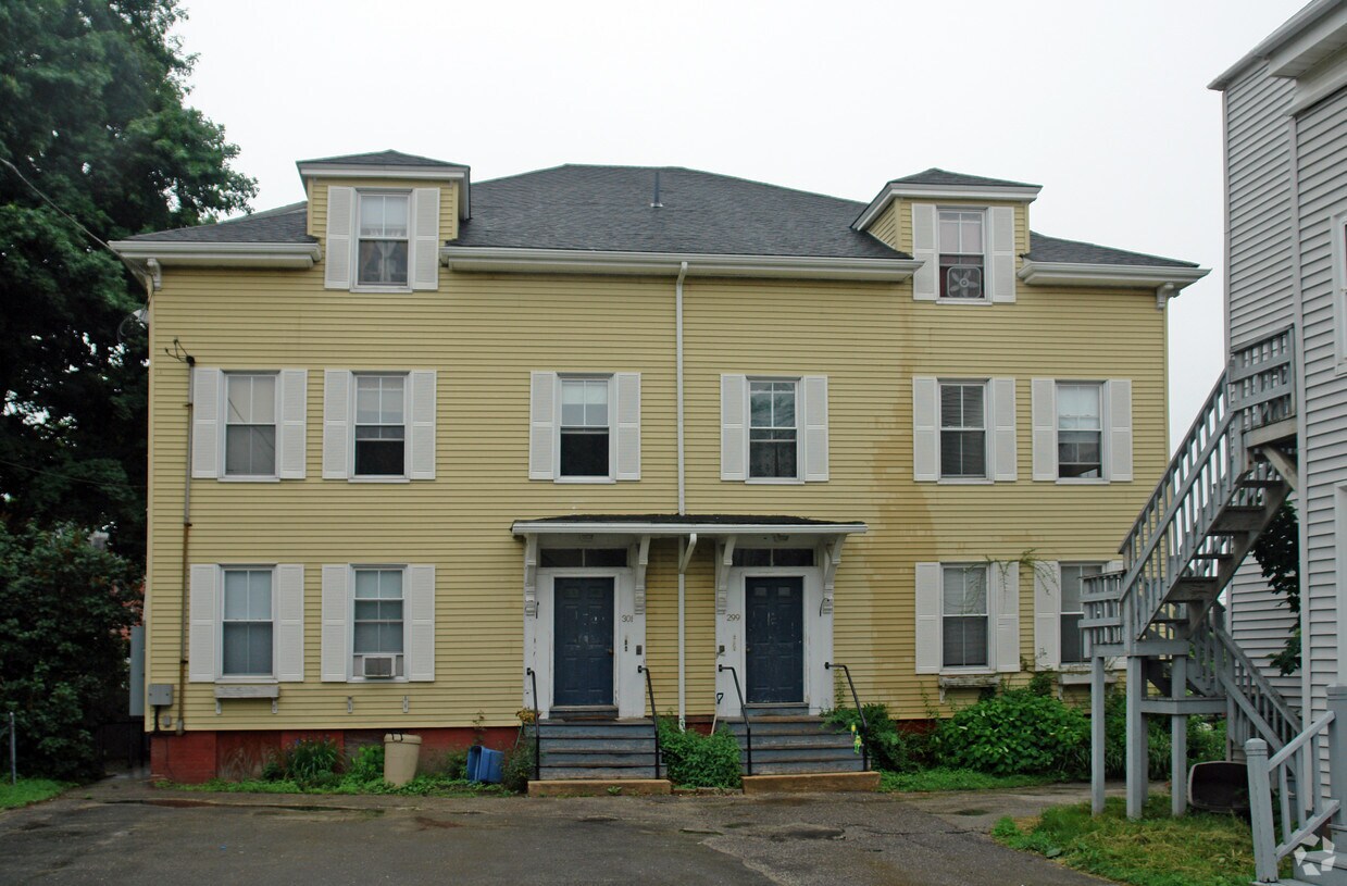 Unavailable vista al otro. - 299 Brackett St