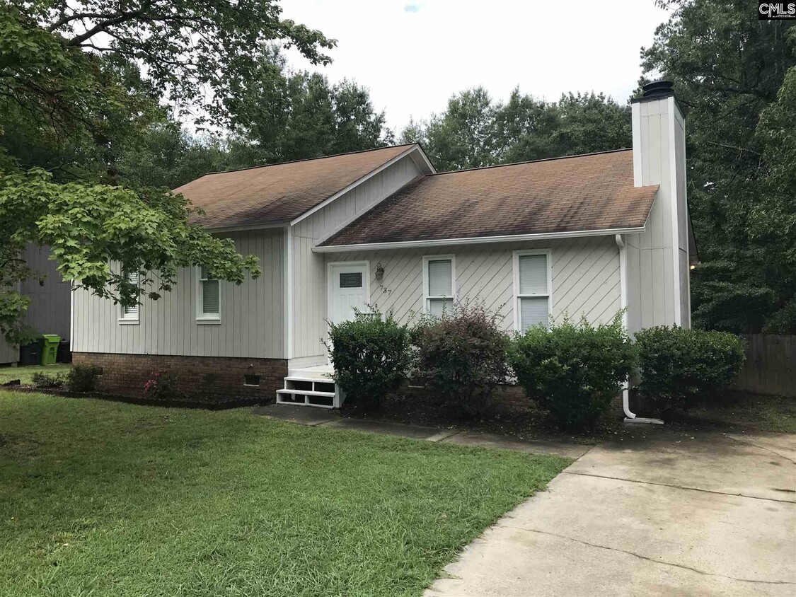 Primary Photo - 737 N Royal Tower Dr