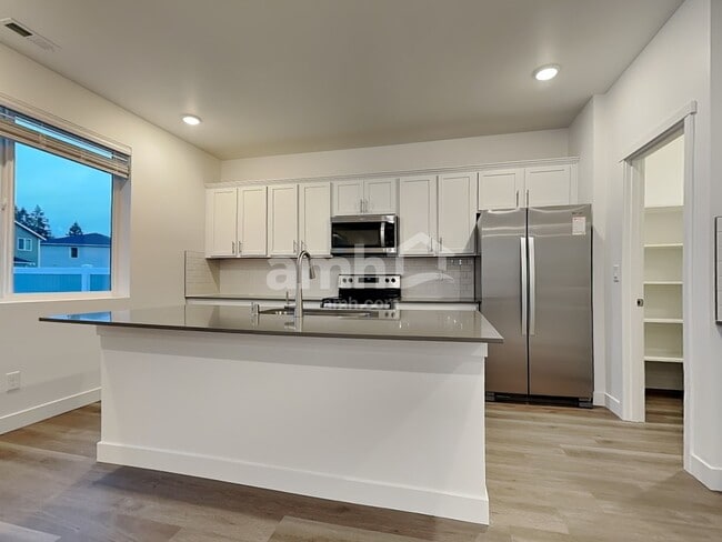 Building Photo - 8006 Katriel Ct SW