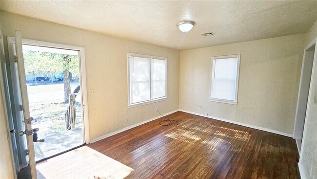 Foto del edificio - 913 NW 99th St