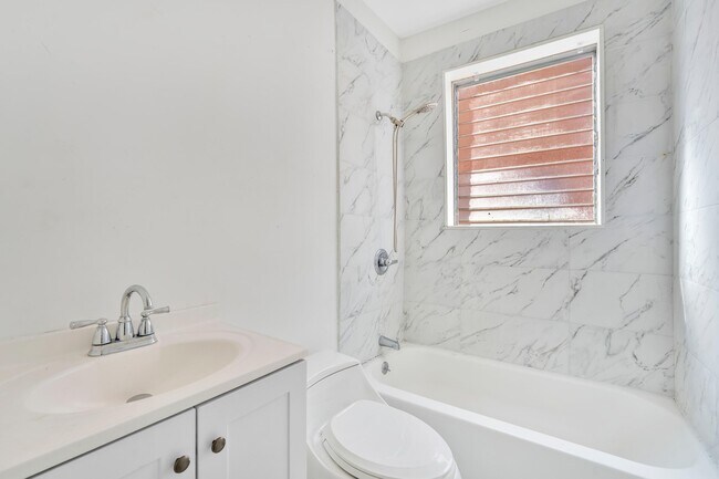 Foto del edificio - 1554 SW 5th St