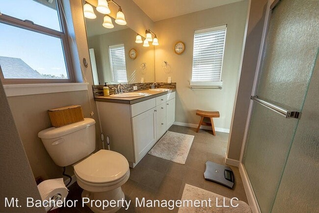Building Photo - 3 br, 2.5 bath House - 20774 SE Hollis Lane