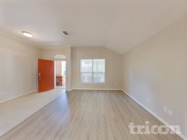 Foto del edificio - 369 Magnolia Dr