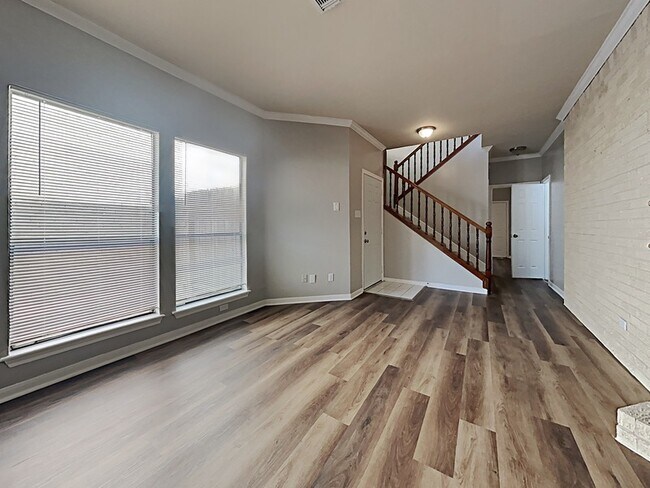 Building Photo - 6737 Tournament Dr