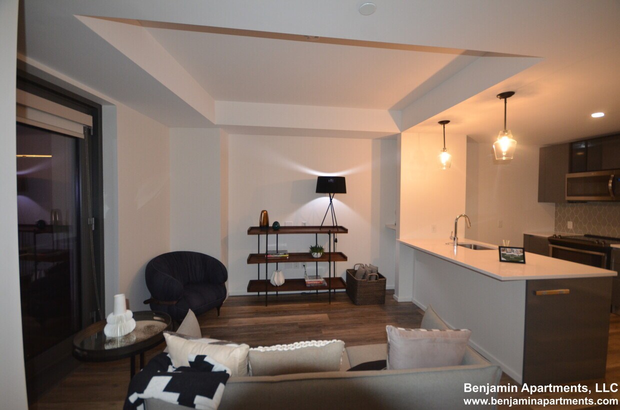 Primary Photo - 340 Harrison Ave