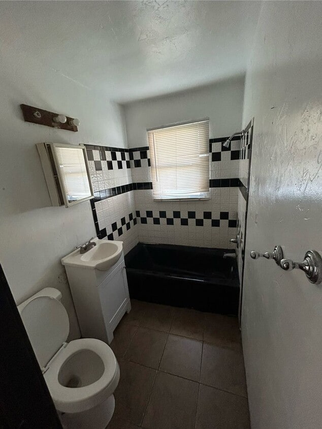 Foto del edificio - 805 NW 66th St