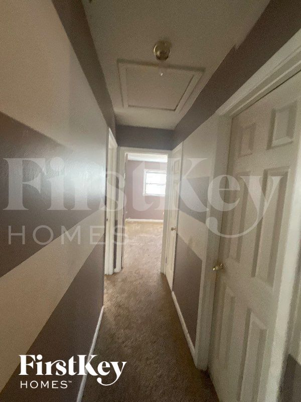 Building Photo - 2459 Rockknoll Dr