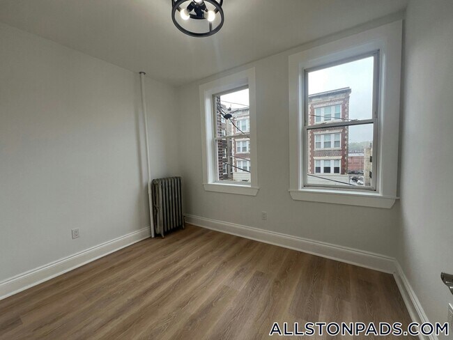 Foto del edificio - 110 Brainerd Rd