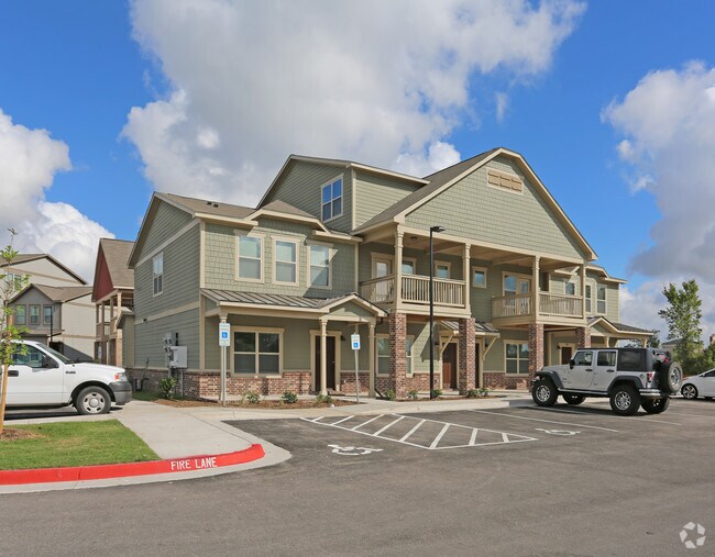 The Retreat at College Station Apartments College Station, TX