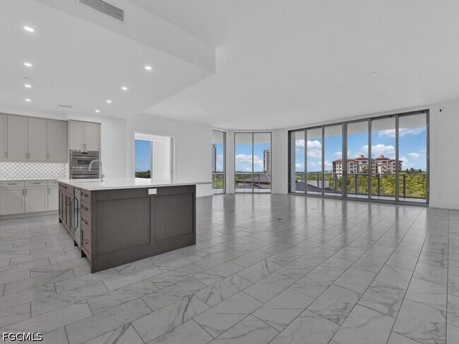 Building Photo - 4810 Pelican Colony Blvd