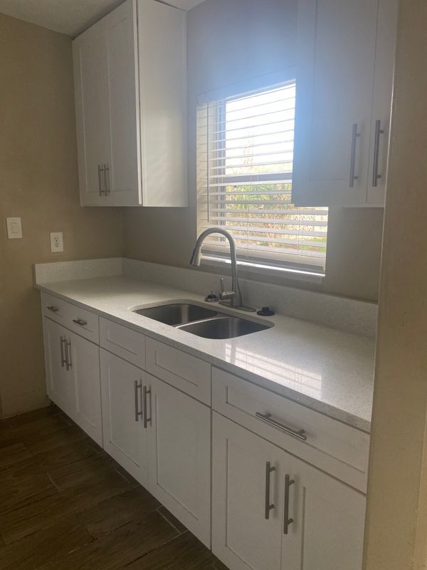 Building Photo - 2827 Riddle Dr