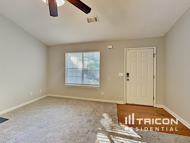 Foto del edificio - 215 Winterville Dr