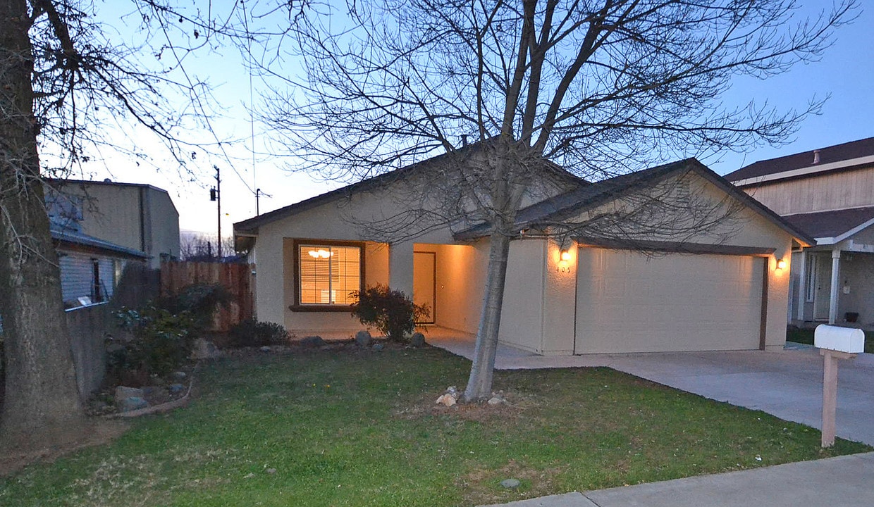Primary Photo - 405 3rd St