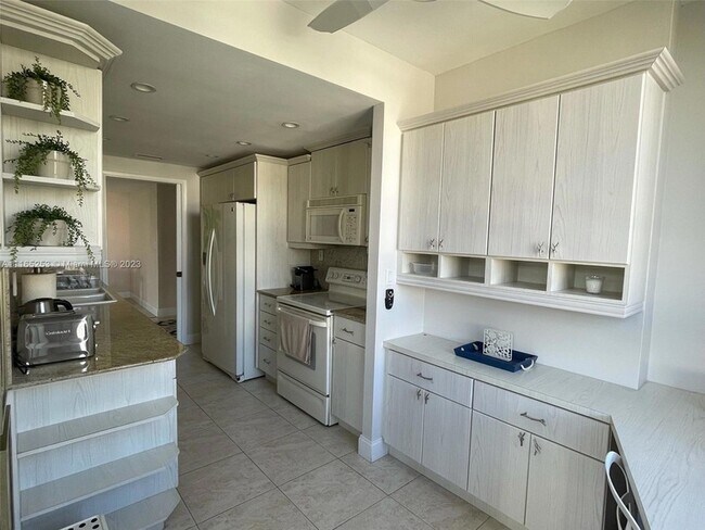 Photo - 101 Crandon Blvd Apartment