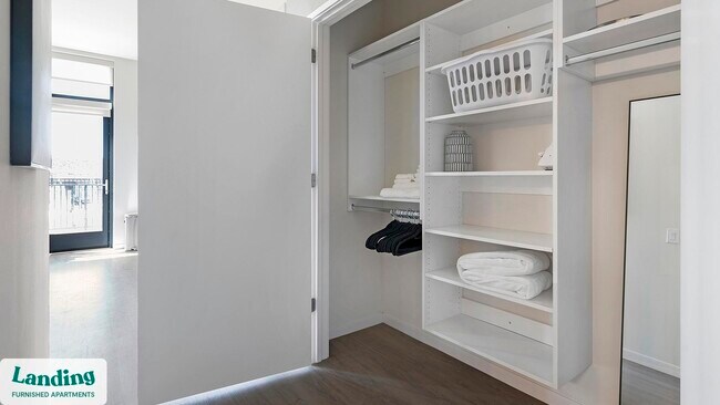 Foto del edificio - 2480-2522-2522 N Milwaukee Ave