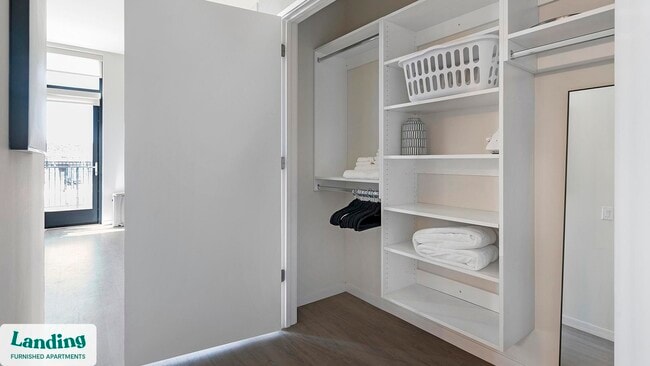 Building Photo - 2480-2522-2522 N Milwaukee Ave