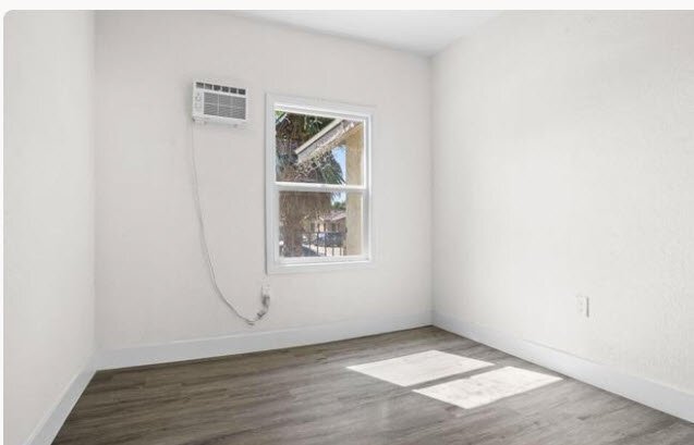 Foto del edificio - 891 E 6th St
