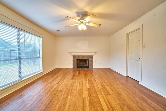 Building Photo - 10007 Encino Cove Ct
