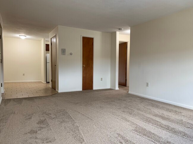 Dining room - 154 Main St